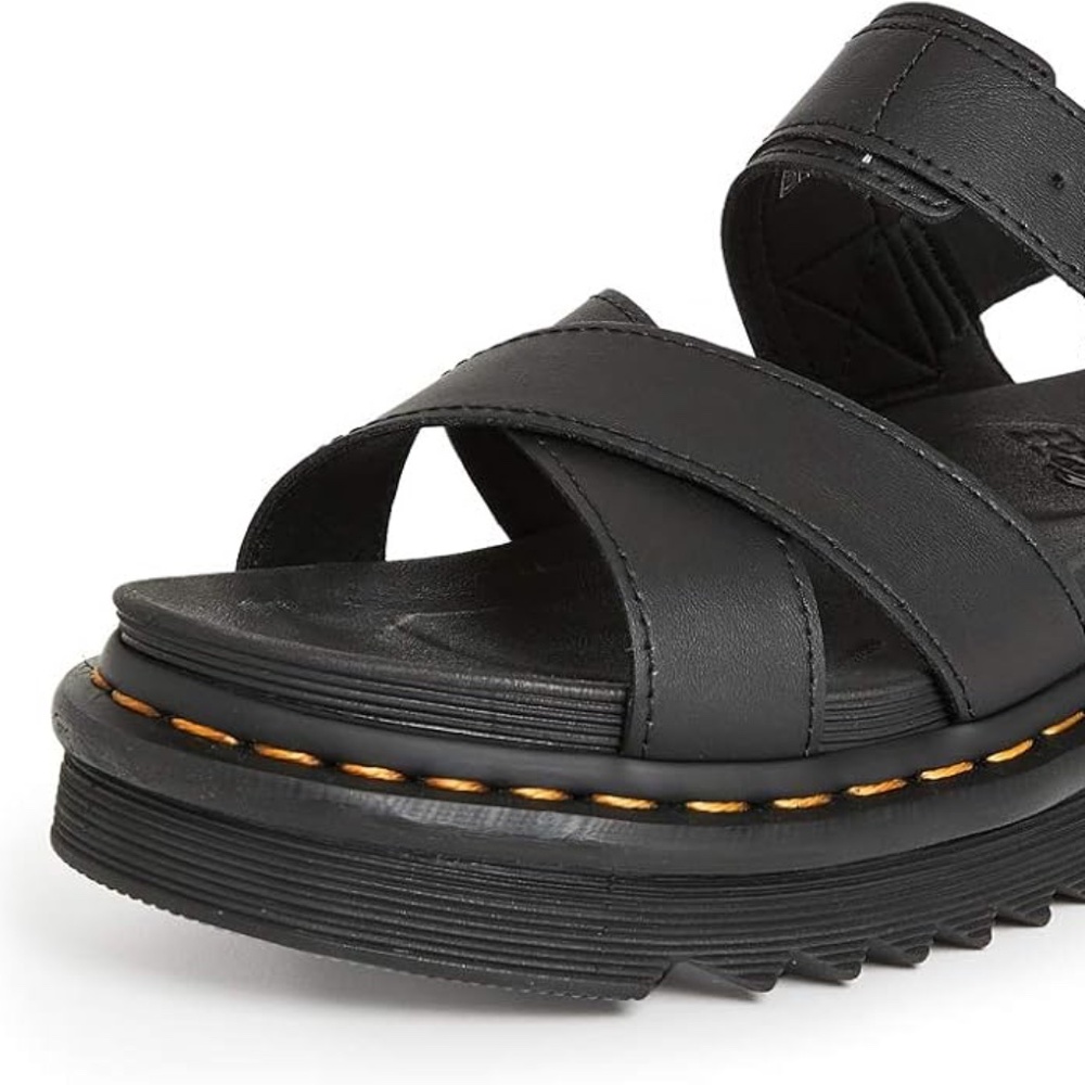 Dr. Martens women's Voss II Sandal size US 9 (NIB)
